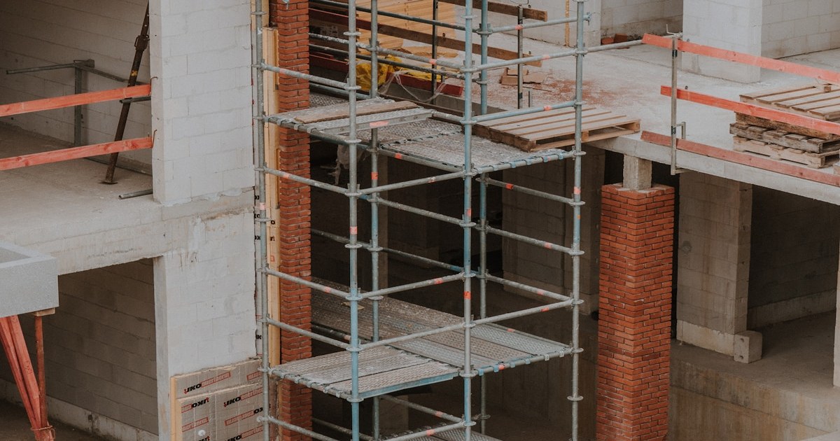 Gerüst am Rohbau — Unterweisungen für Bau, Montage und Arbeiten in der Höhe