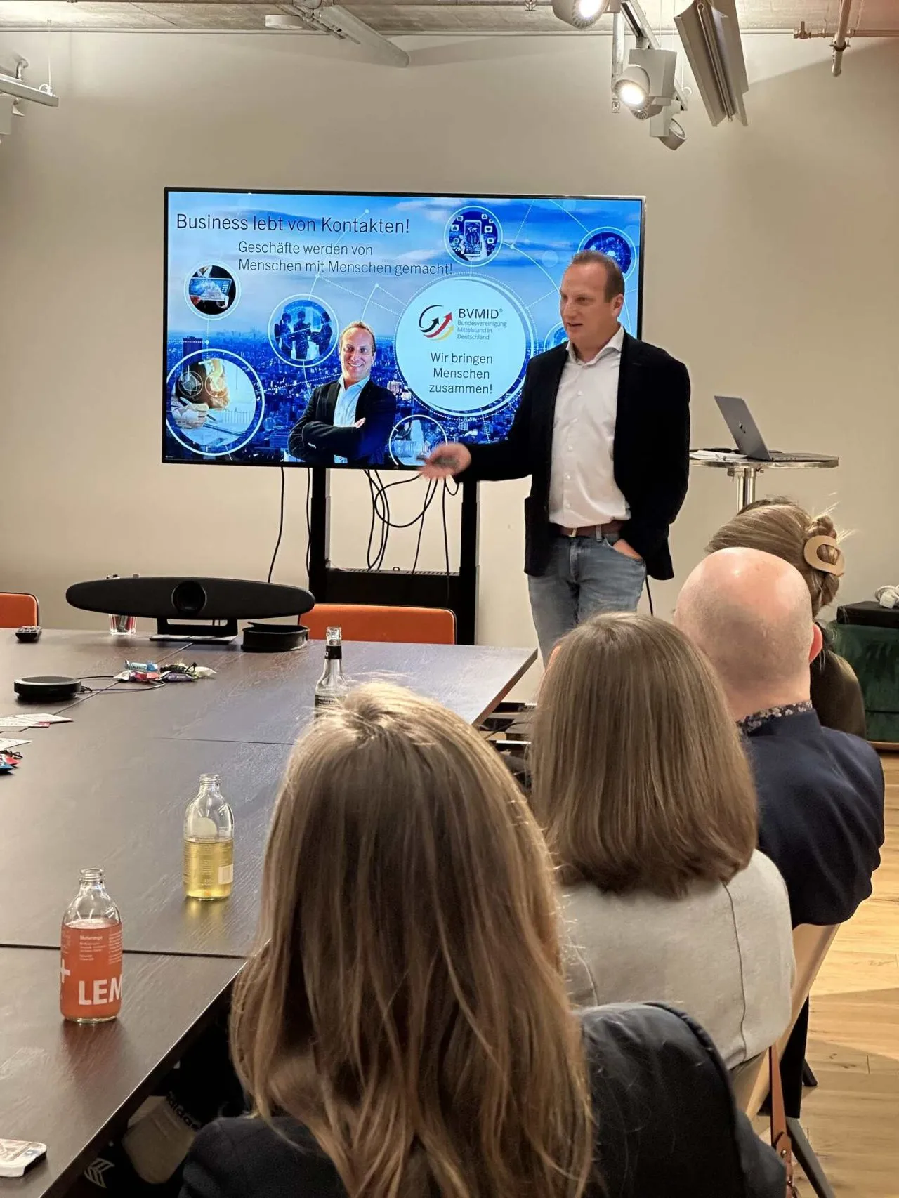 Nils Oehmichen bei einem Fachvortrag zu IT-Sicherheit und Incident Response für KMU